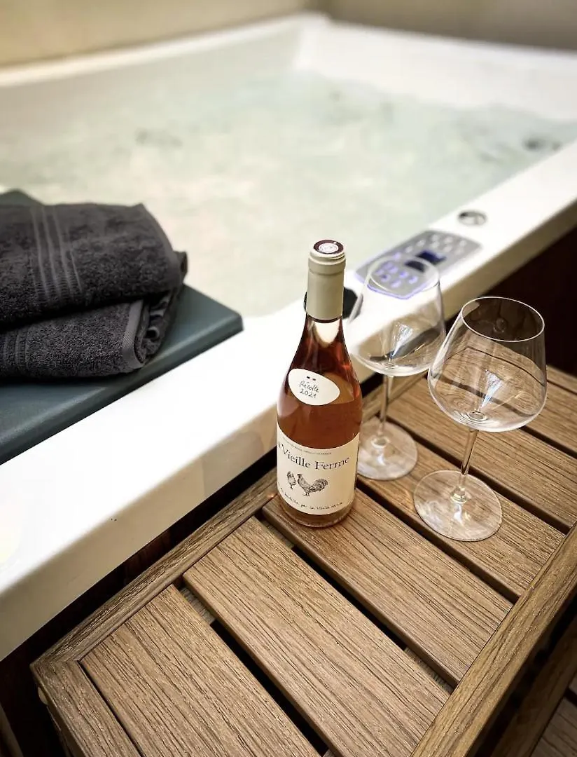 Luxueuse Avec Jardin Privatif Et Jacuzzi Apartamento